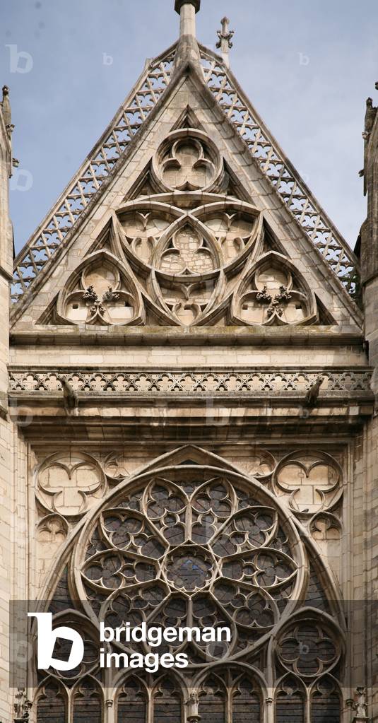 Depicting the south rose window of the Catehdral of St Etienne, Auxerre, France
