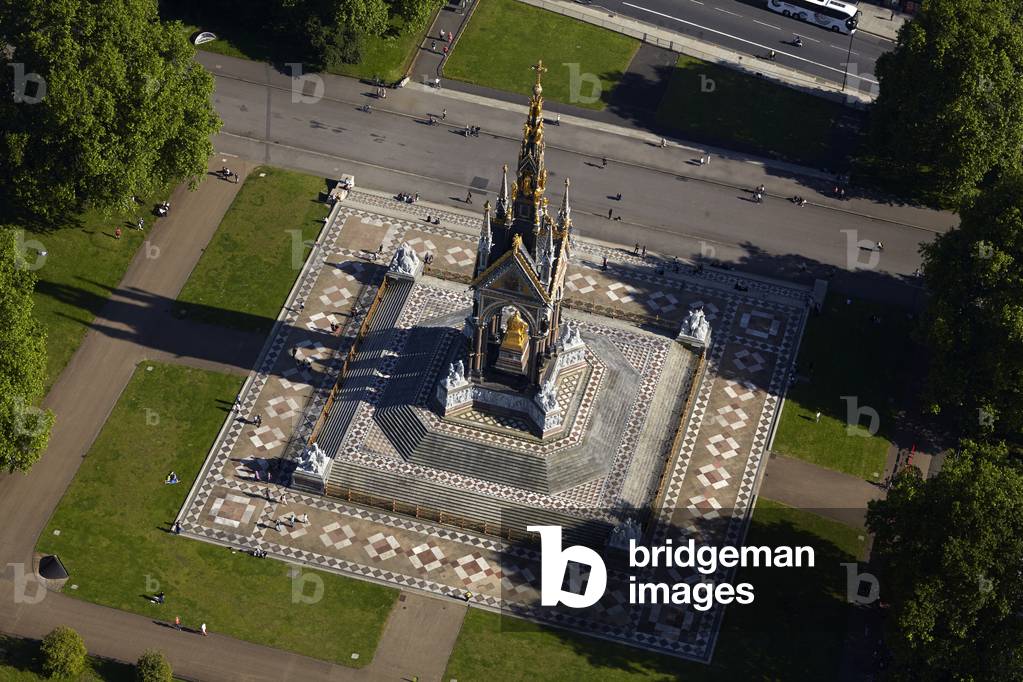 View of the Albert Memorial, London, UK (photo)