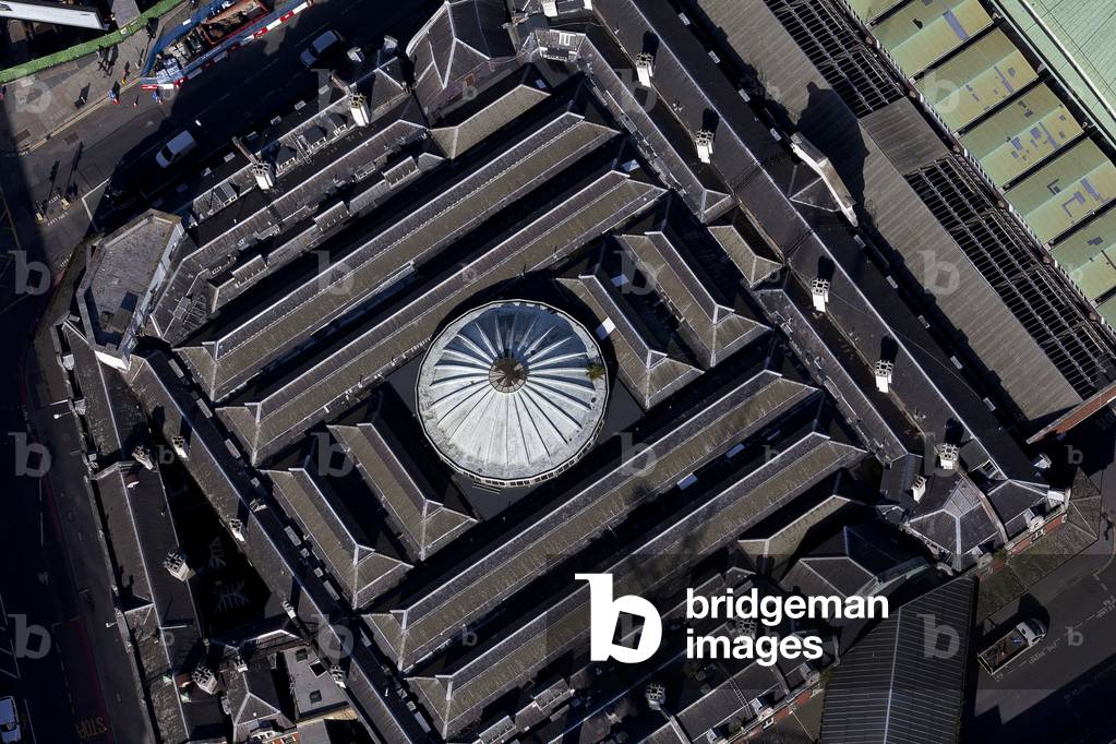 View of Smithfield, London, UK (photo)