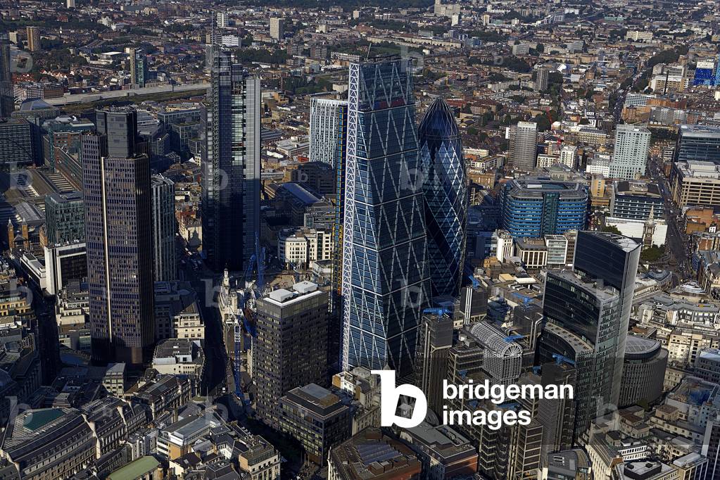 London cityscape, UK (photo)