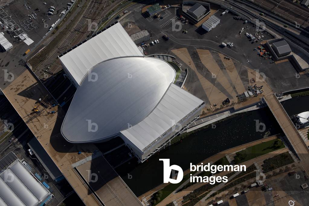 View of the London Aquatics Centre, UK (photo)
