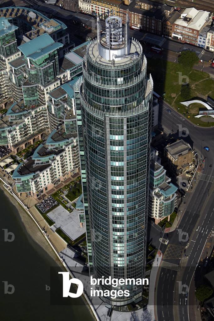 View of St. George's Wharf Tower, Vauxhall, London, UK (photo)