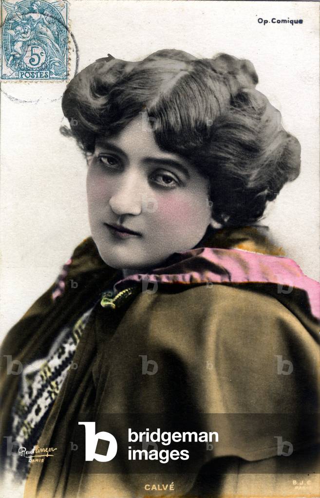 Singer Emma Calvé (1858 - 1942), famous opera singer. Frequent in esoteric circles, it is mentioned among the relations of Abbé Béranger Saunière, priest of Rennes le Château, and thus linked to the mysterious treasure that would be buried in this Audois village. Postcard of the Opera Comique, photo by Reutlinger.