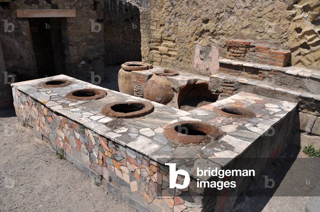 Herculanum (Herculaneum, Ercolano, Italia, Italy) - L marble counter of the thermopolium of the insulas II - tavern (street restaurant, fast food) - large taberna - Photo Patrice Cartier -