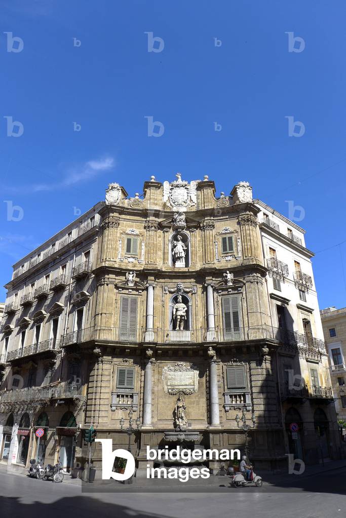 Sicilia, Italia (Sicily, Italy): Palermo (Palermo) - Piazza I Quattro Canti (place des 4 chants) - Photo Patrice Cartier -