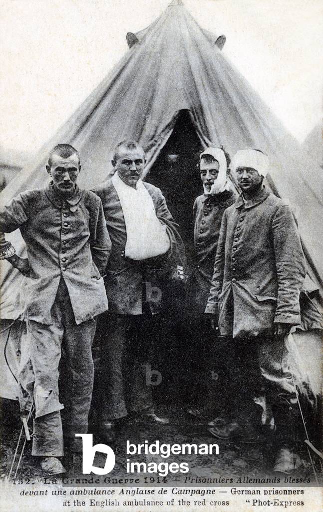 Group of injured German prisoners, First World War (b/w photo)