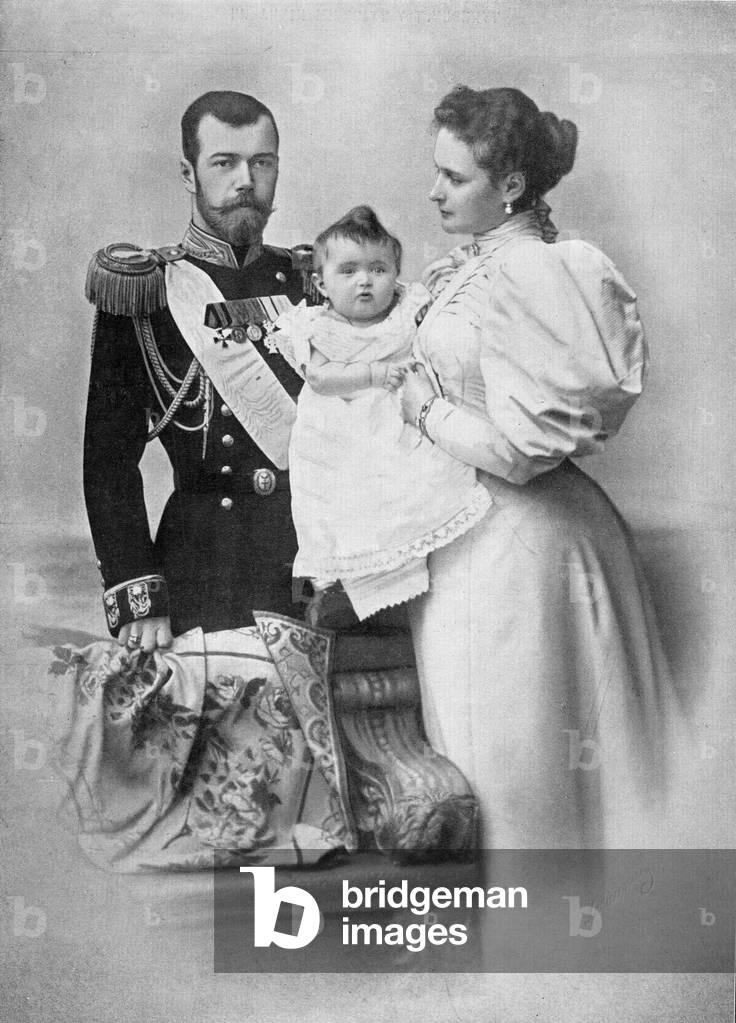 Photographic portrait by Levitsky of the Russian imperiale family visiting France from 5 to 9 October 1896.