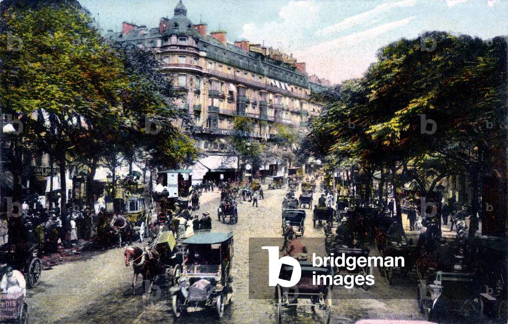 Traffic in Paris, France, at the beginning of the 20th century (around 1900): caleches, pawns, carts, omnibus and car on the boulevard des Italians trees - postcard C.M. colorisee d'epoque -