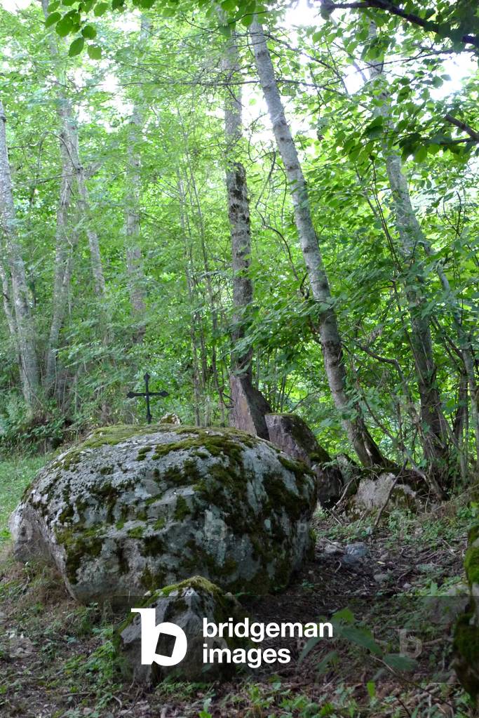 Larnat (near Bouan, Ariege, Midi Pyrenees, Pays Cathare): the Pierre Ronde de Prat de jonc, or would have preche one of the last Perfect Cathars, Pierre Authier, burns on Place Saint-Etienne in Toulouse in 1308. Photo by Patrice Cartier