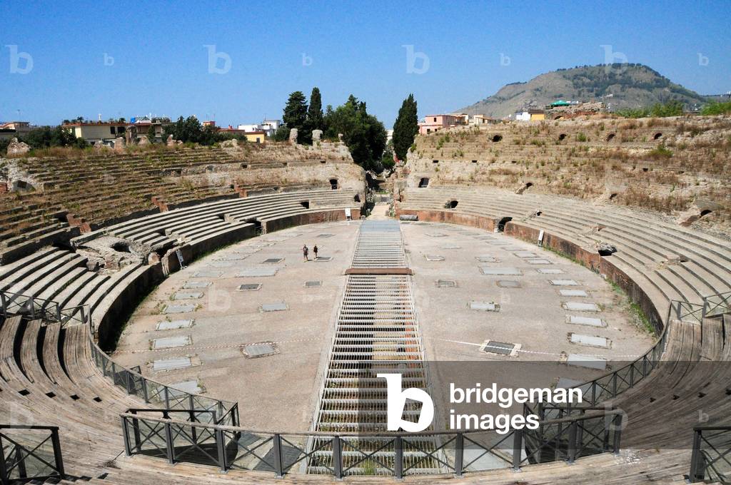 Anfiteatro maggiore (Anfiteatro Flavio di Pozzuoli, Italia, Italy) - Great Roman amphitheatre called Flavius near Naples (Napoli) - Roman antiquite, Roman circus games, ancient architecture - Photo Patrice Cartier -