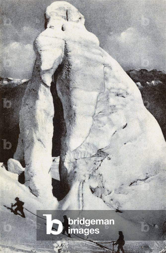 Group of mountaineers roped in Serac du Mont-Blanc, 1906 (postcard)