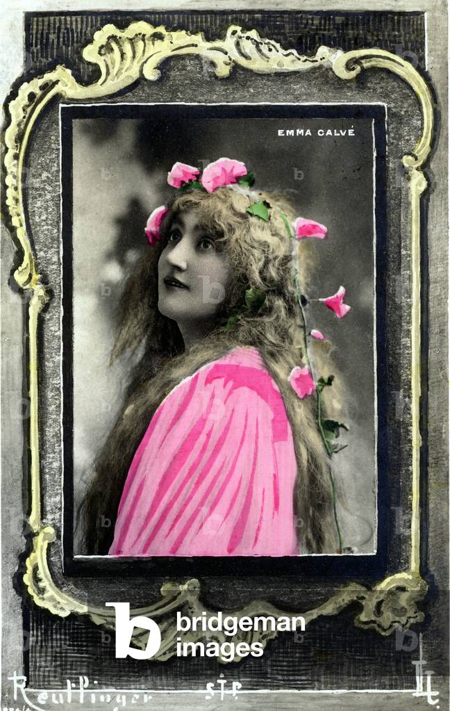 Portrait of singer Emma Calvé (1858 - 1942), famous opera singer. Frequent in esoteric circles, it is mentioned among the relations of Abbé Béranger Saunière, priest of Rennes le Château, and thus linked to the mysterious treasure that would be buried in this Audois village. Photo by Reutlinger.