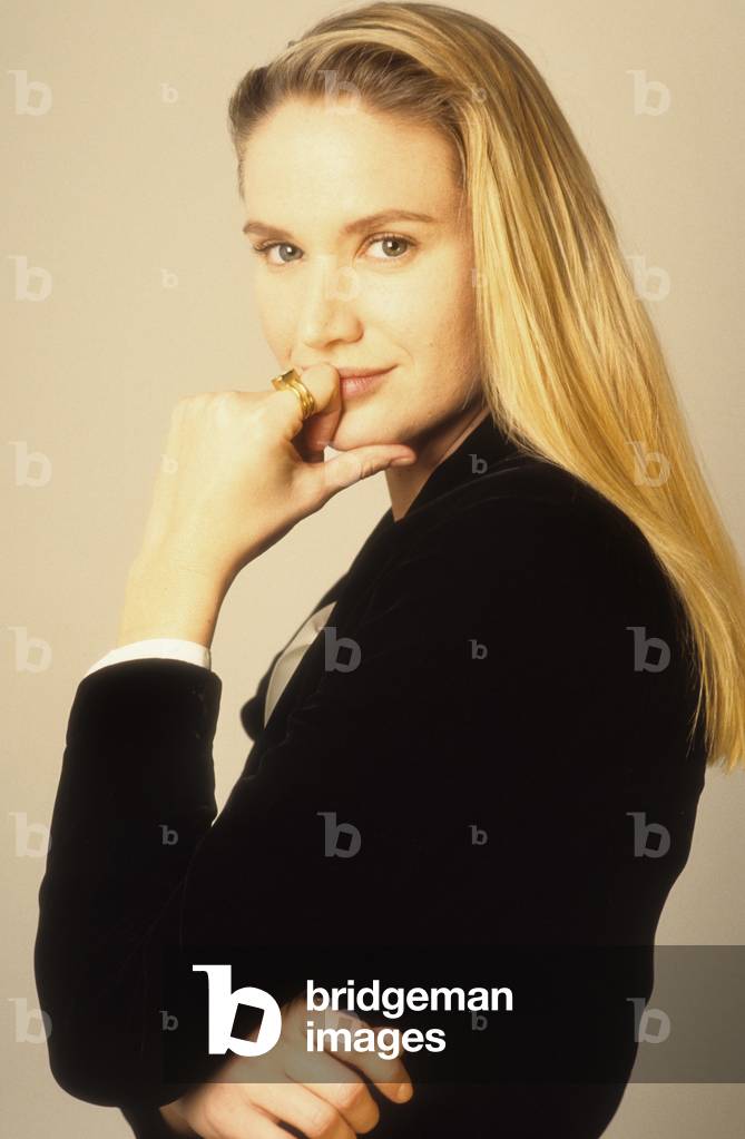 Kelly Lynch