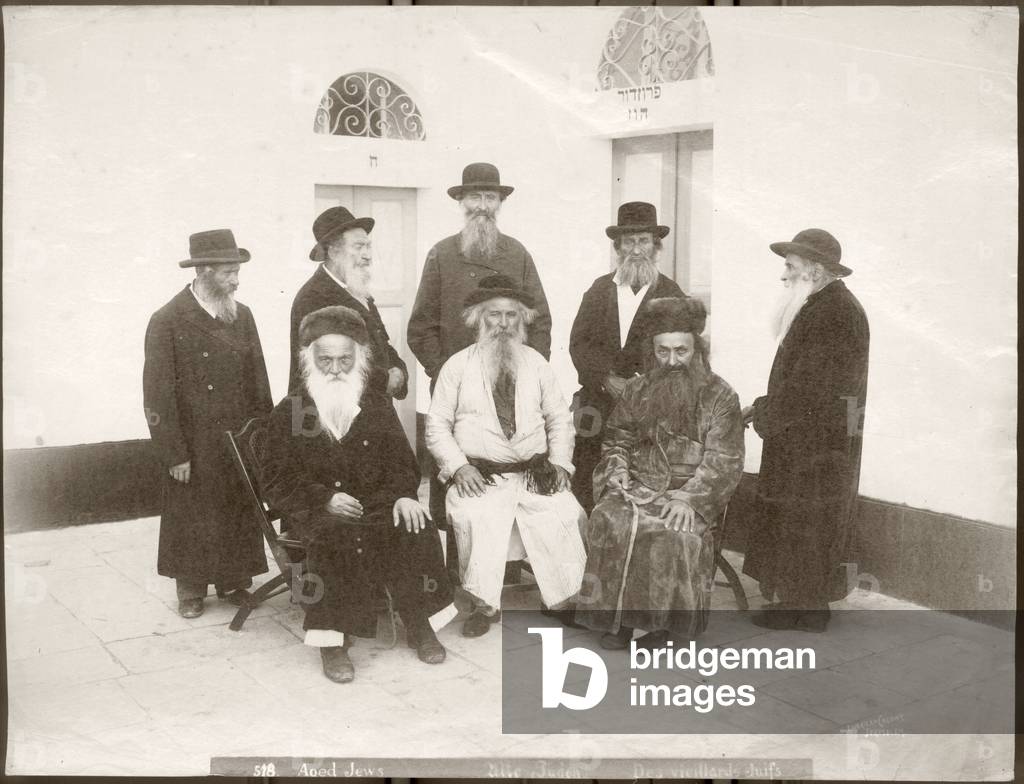 Elderly European Jews, c.1898-1911 (b/w photo)