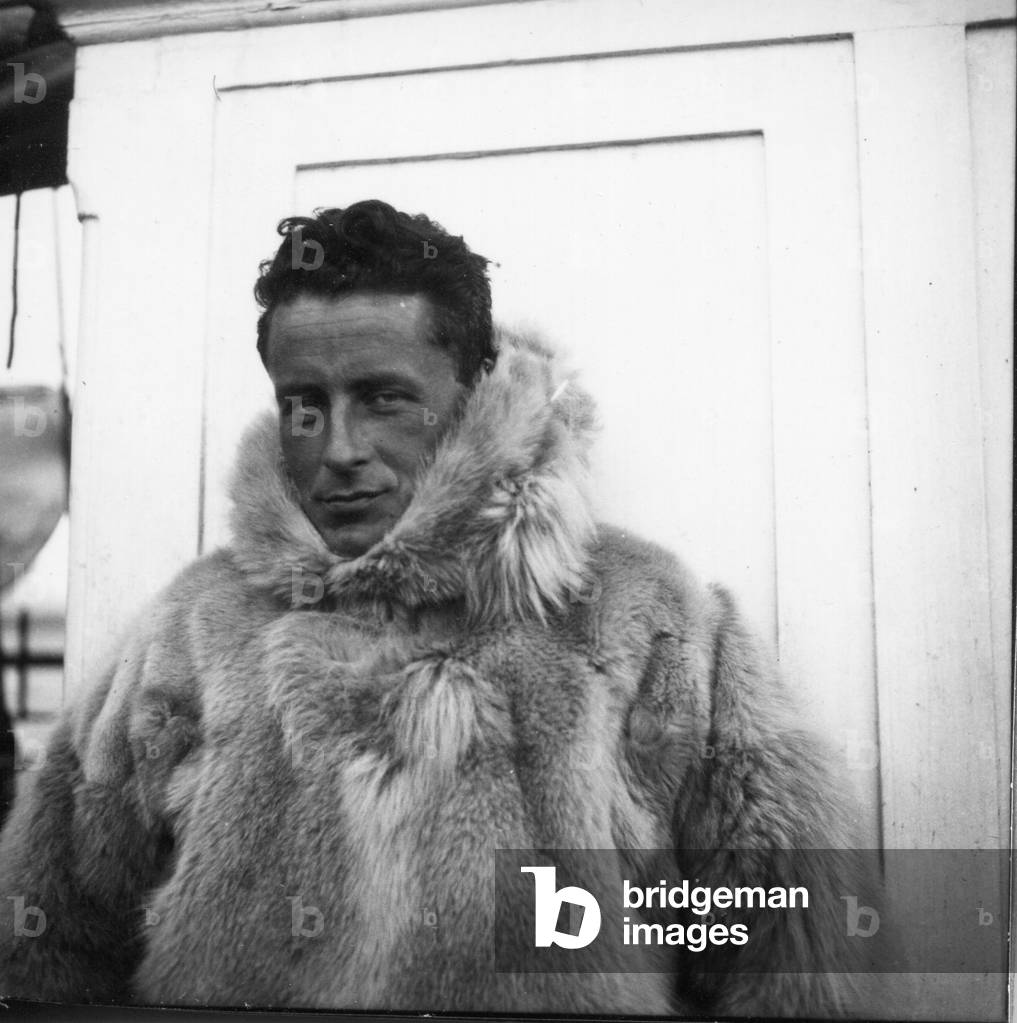 Paul-Emile Victor on the Why-Pas?. On his way to Greenland, he tries a sealskin outfit, Greenland, Summer 1934 (b/w photo)