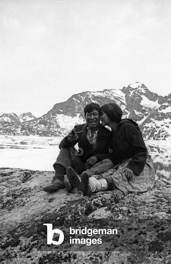 Kristian et Doumidia, Doumidia, inuit companion of Paul-Emile Victor, with Kristian friend of Paul-Emile Victor, in Kangerdlugssuatsiak, Greenland, Autumn, 1936 (b/w photo)