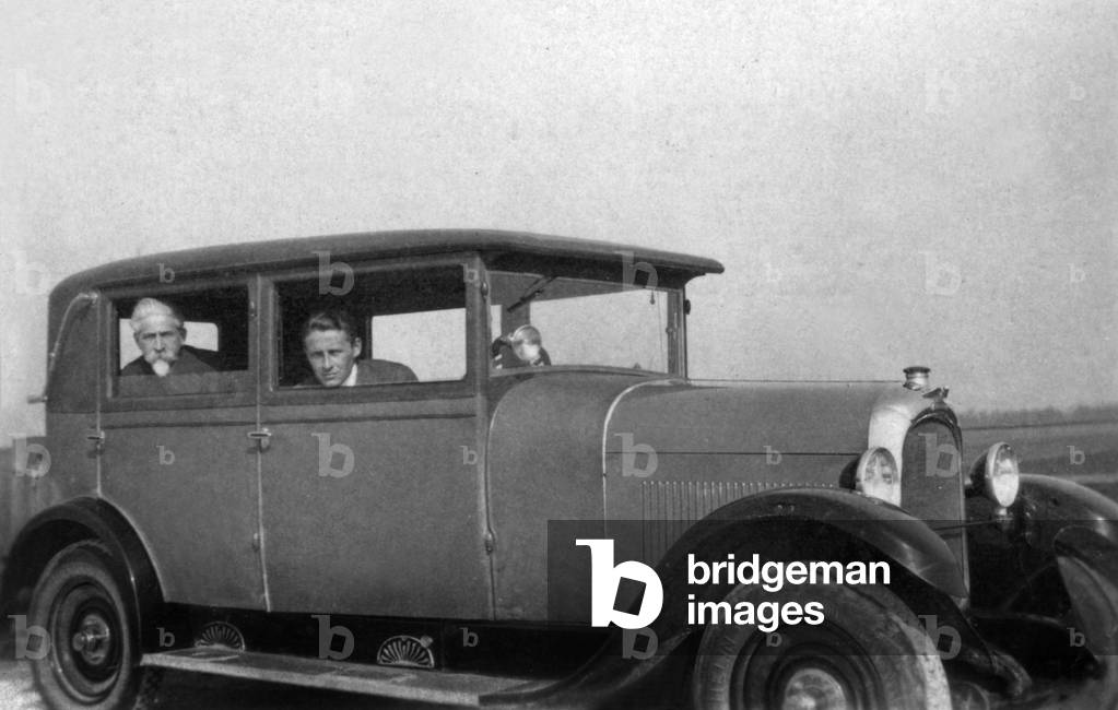 Paul-Emile Victor with his father Eric in Chenard car march, 1929 (b/w photo)