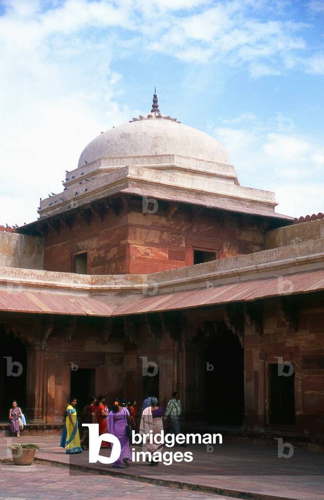 India: Courtyard in the Palace of Jodha Bai, Fatehpur Sikri, Uttar Pradesh