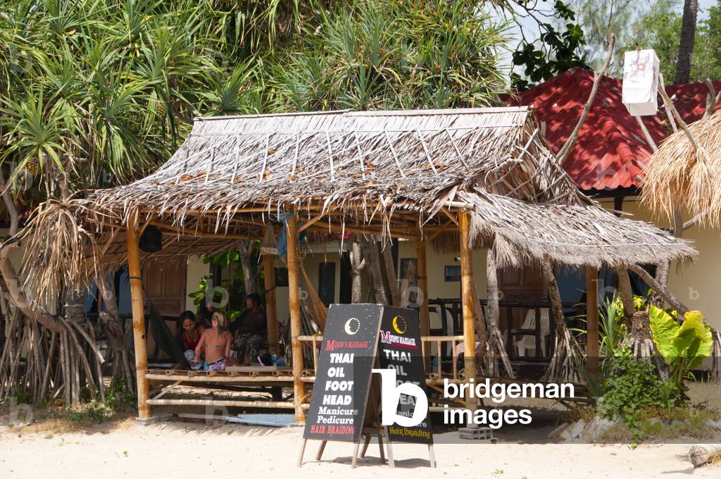Thailand: Massage on the beach at Hat Khlong Nin, Ko Lanta, Krabi Province