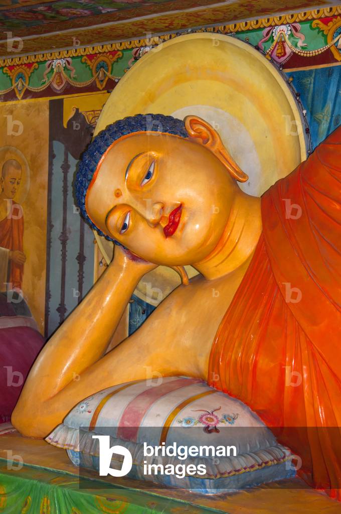 Sri Lanka: Reclining Buddha image at a Buddhist temple in Mount Lavinia, south of Colombo