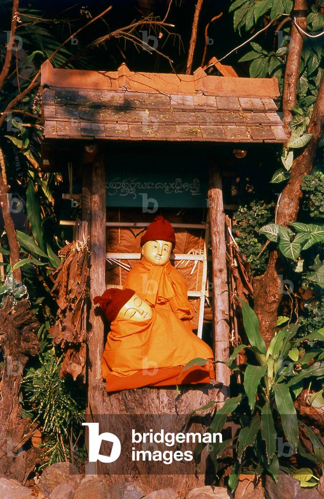 Thailand: Buddhist figures in the grounds of Wat Phan Tao, Chiang Mai