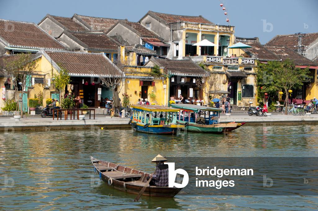 Vietnam: The historic merchant town of Hoi An across the Thu Bon River (photo)