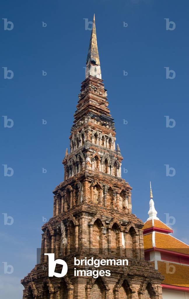 Thailand: The stepped-pyramid style Suwanna Chedi at Wat Phrathat Haripunchai, Lamphun
