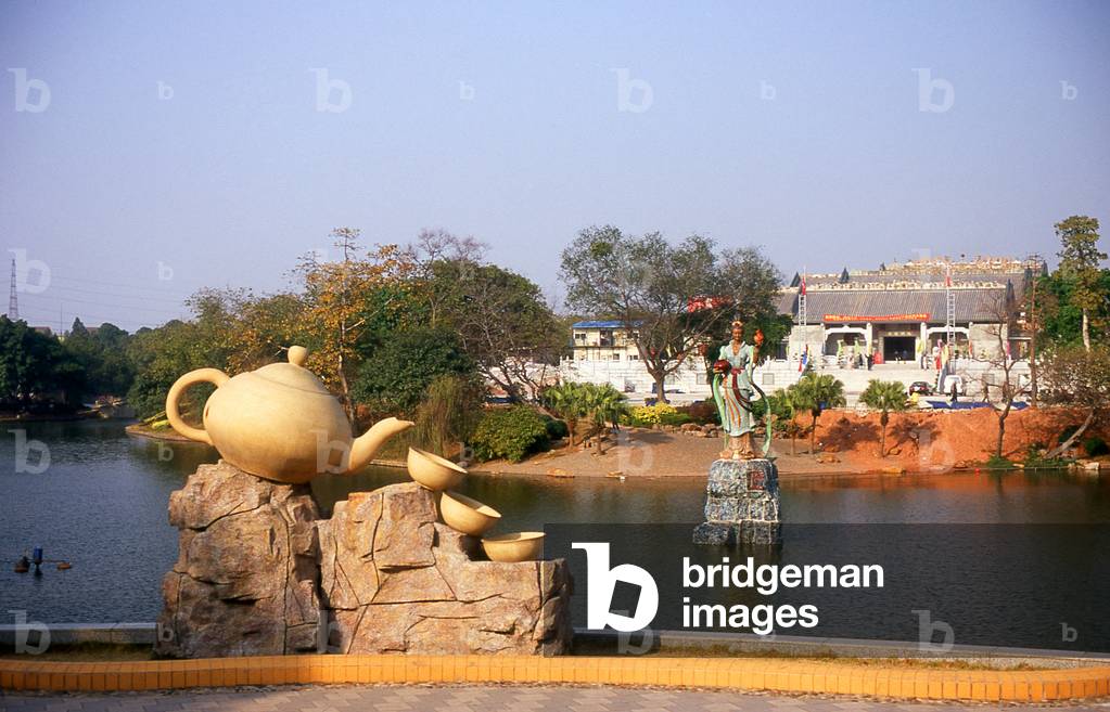 China: Teapot monument and temple near the Nanfeng Ancient Kilns, Shiwan, near Foshan, Guangdong Province