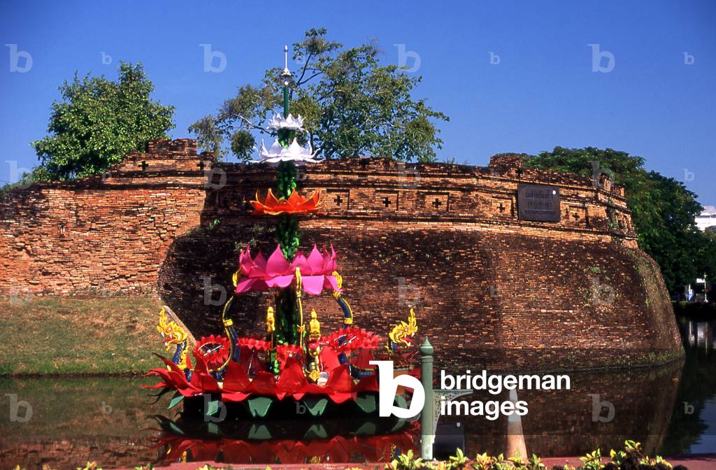 Thailand: Jaeng Katam (Katam Bastion) at Loy Krathong festival time, Chiang Mai