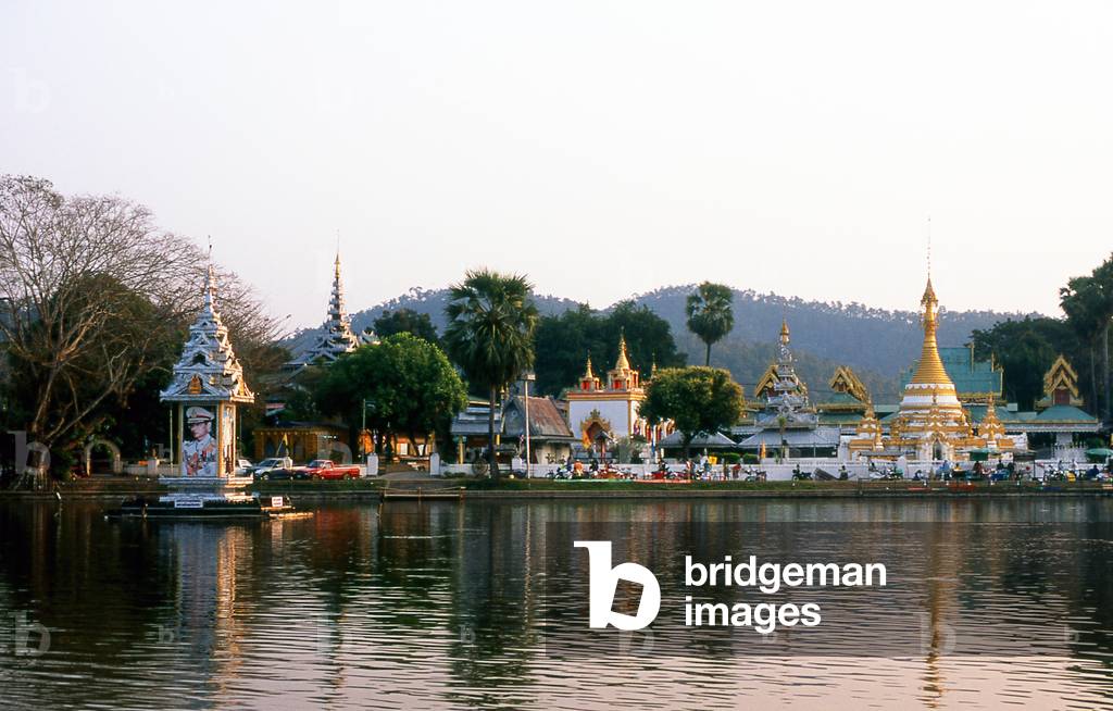 Thailand: Late afternoon light on Wat Chong Kham (Jong Kham) and Wat Chong Klang (Jong Klang) across Chong Kham (Jong Kham) Lake, Mae Hong Son, northern Thailand