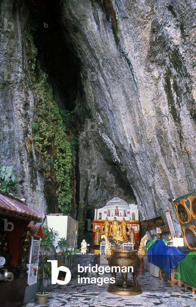 Taiwan: Basian (Baxian) Caves (Caves of the Eight Immortals), Changping, Taitung Pacific Coast