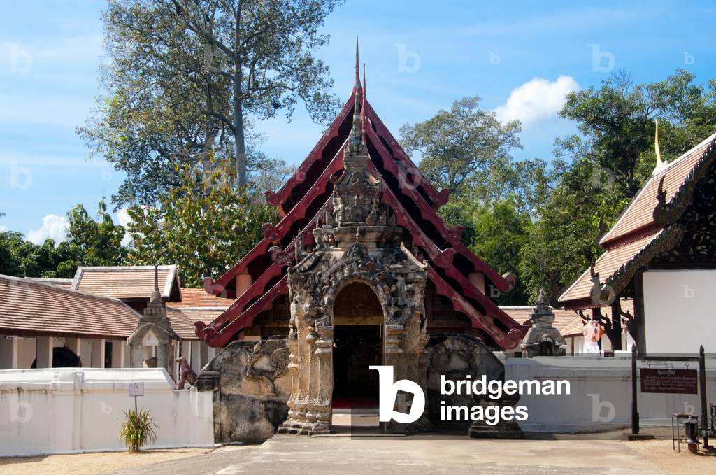 Thailand: Front gate and viharn, Wat Lai Hin, Lampang Province