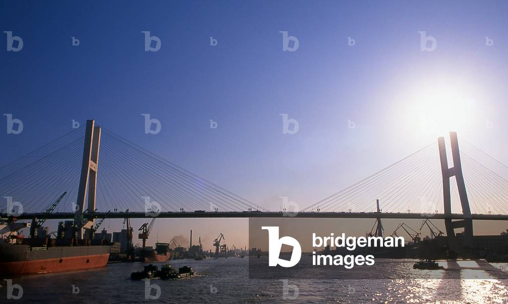 China: The Nanpu Bridge over the Huangpu Jiang (Huangpu River), Shanghai