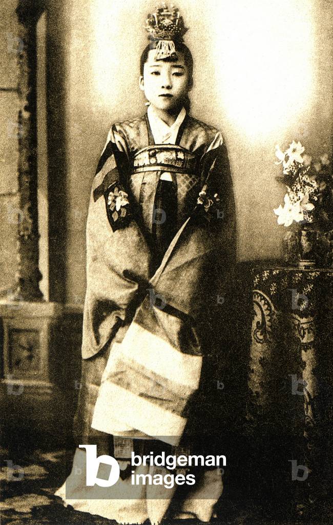 Korea: Kisaeng entertainer and courtesan, c. 1900