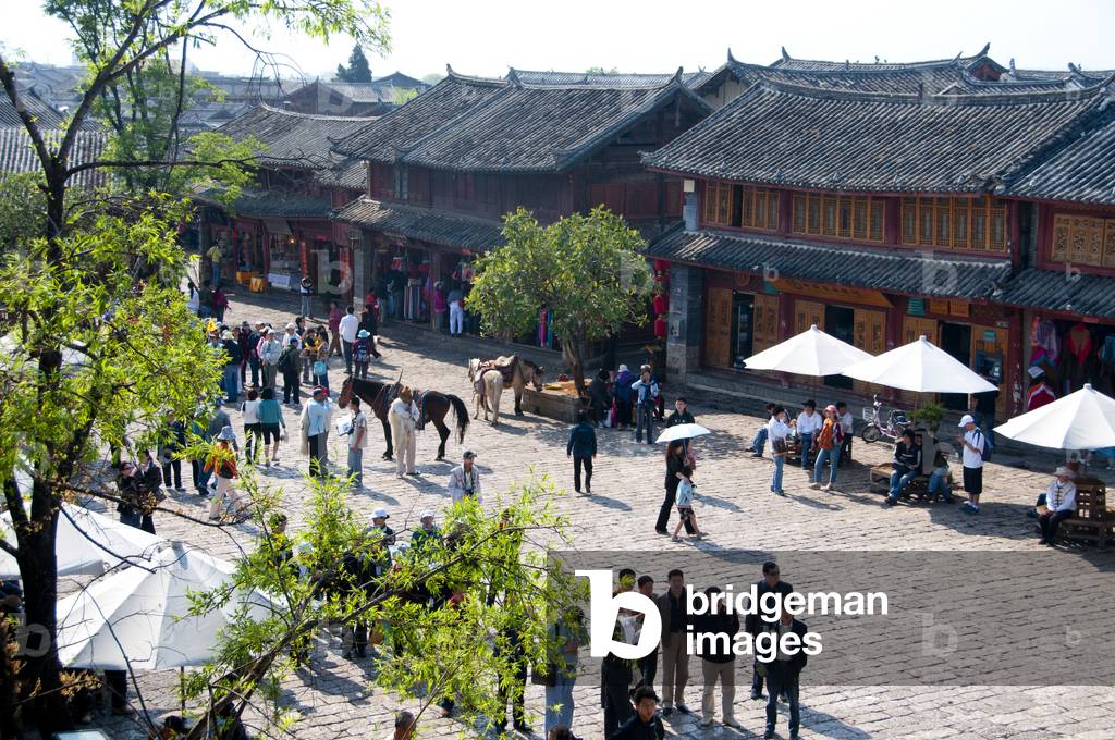 China: Old Market Square (Sifang Jie), Lijiang Old Town, Yunnan Province