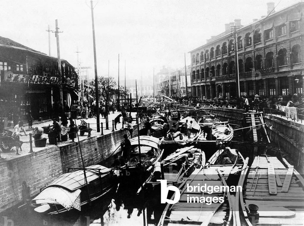 China: Shanghai - the Yang King Pan Canal crowded with sampans, 1902.