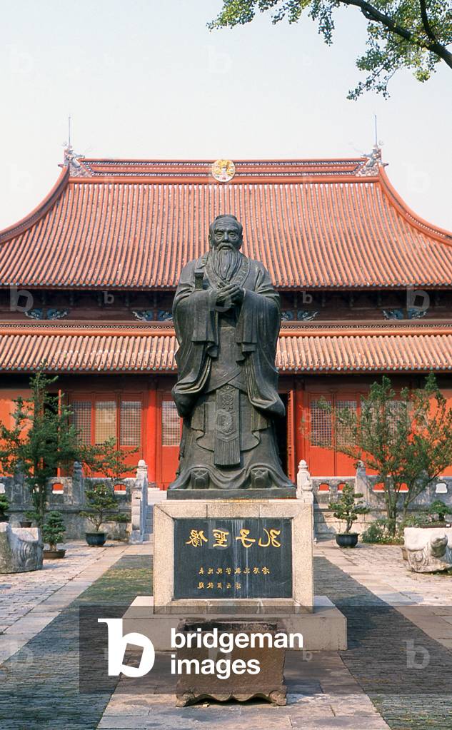 China: Confucius statue, Confucius Temple (Suzhou Confucian Temple), Renmin Lu street, Suzhou