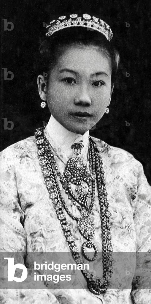 Malaysia / Singapore: A young Nyonya (Peranakan Chinese) woman of Penang, early 20th century