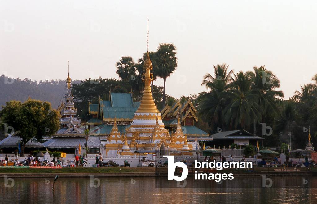 Thailand: Late afternoon light on Wat Chong Kham (Jong Kham) and Wat Chong Klang (Jong Klang) across Chong Kham (Jong Kham) Lake, Mae Hong Son, northern Thailand