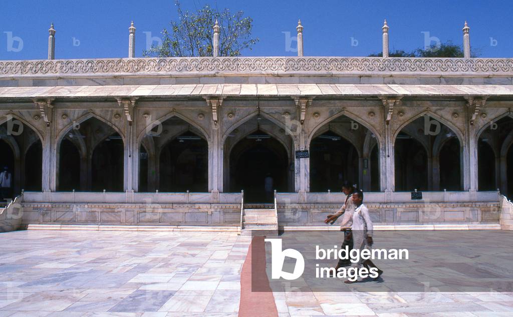 India: Pilgrims in the Dargah Sharif of Sufi saint Moinuddin Chishti, Ajmer, Rajasthan