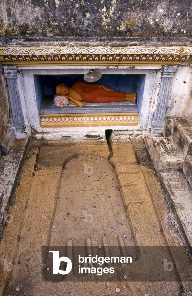 Sri Lanka: Reclining Buddha and Buddha footprint, Isurumuniya Vihara, Anuradhapura