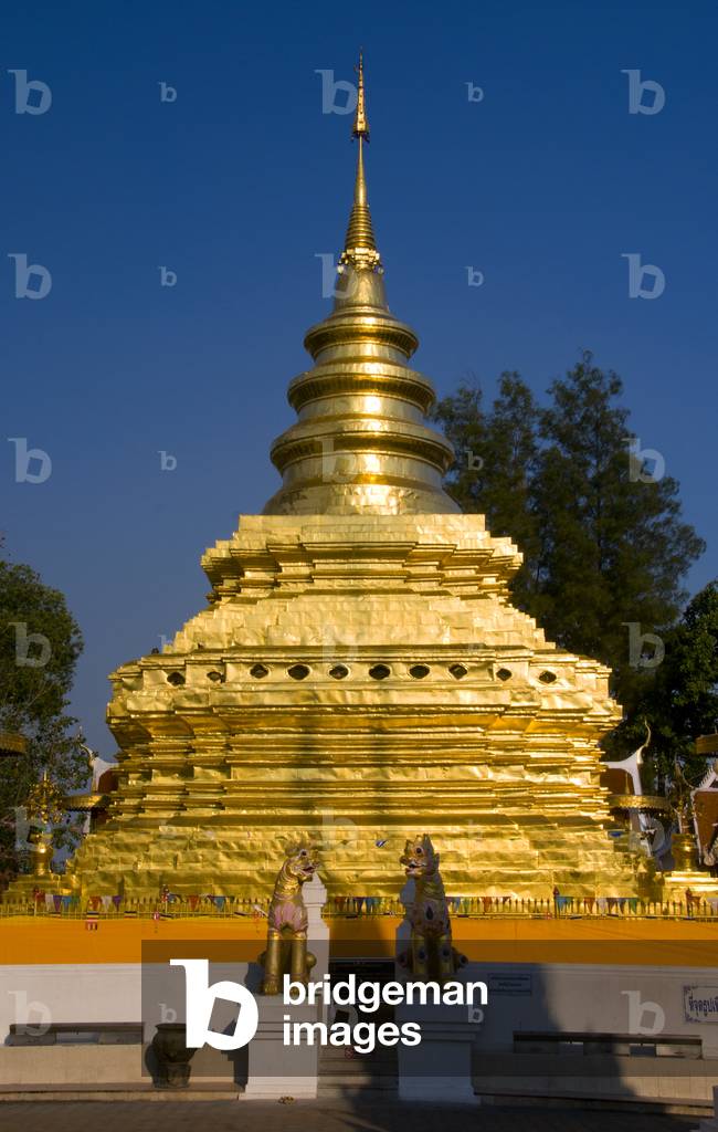 Thailand: The main chedi at Wat Phrathat Si Chom Thong, Chom Thong, Chiang Mai Province, northern Thailand