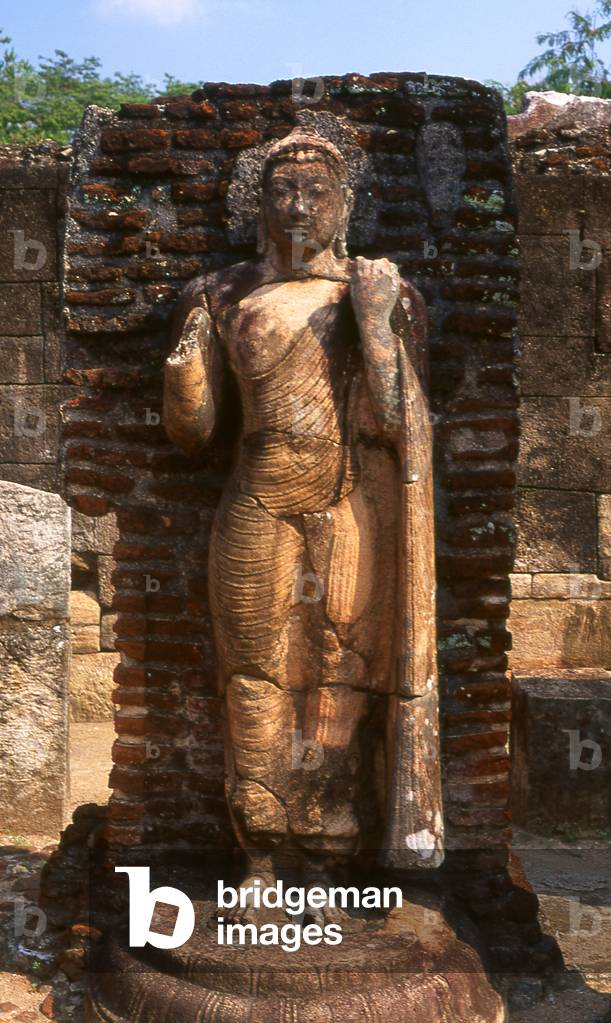 Sri Lanka: Buddha image at the 12th century Hatadage (relic shrine), Polonnaruwa (photo)