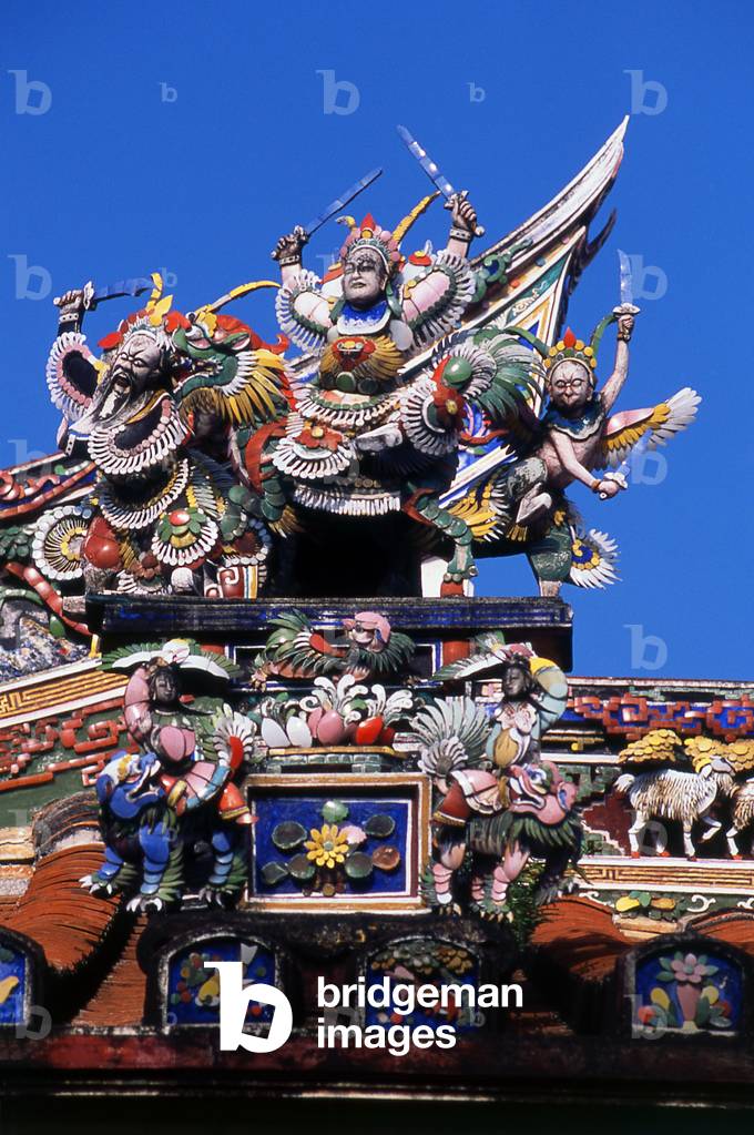 Malaysia: Warriors decorate the elaborate roof of the Cheng Hoon Teng Temple (Temple of Green Cloud), Malacca