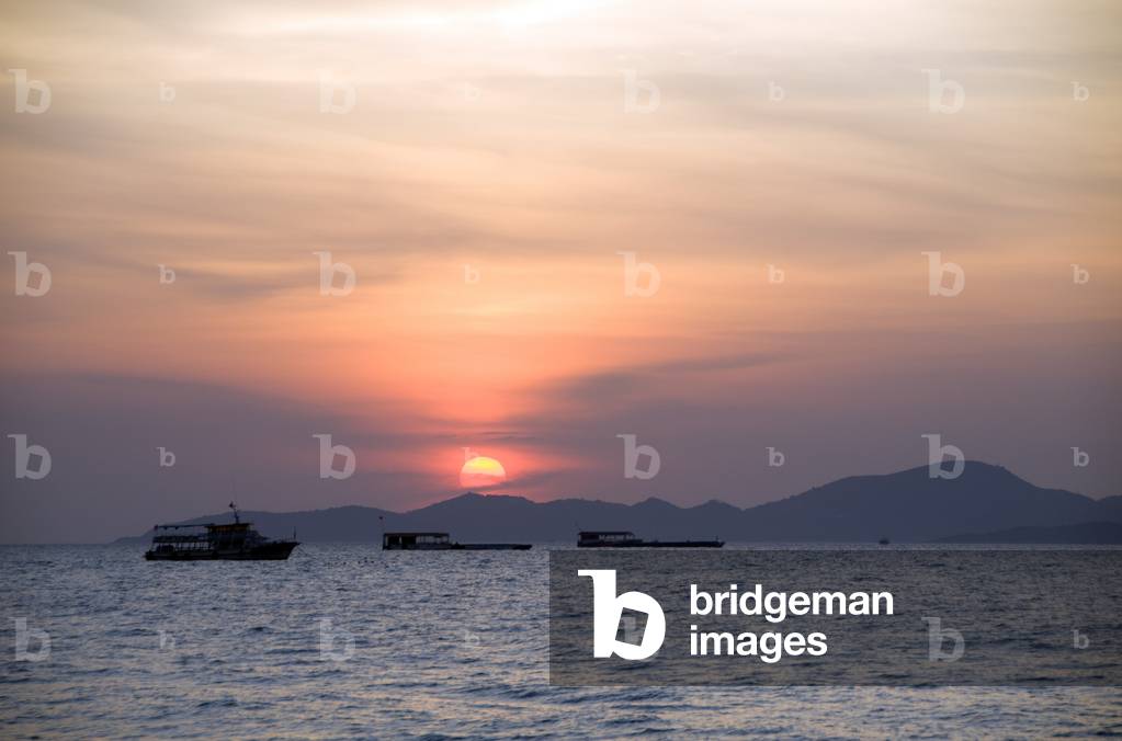 Thailand: Looking towards Ko Larn at sunset from Pattaya, Chonburi Province