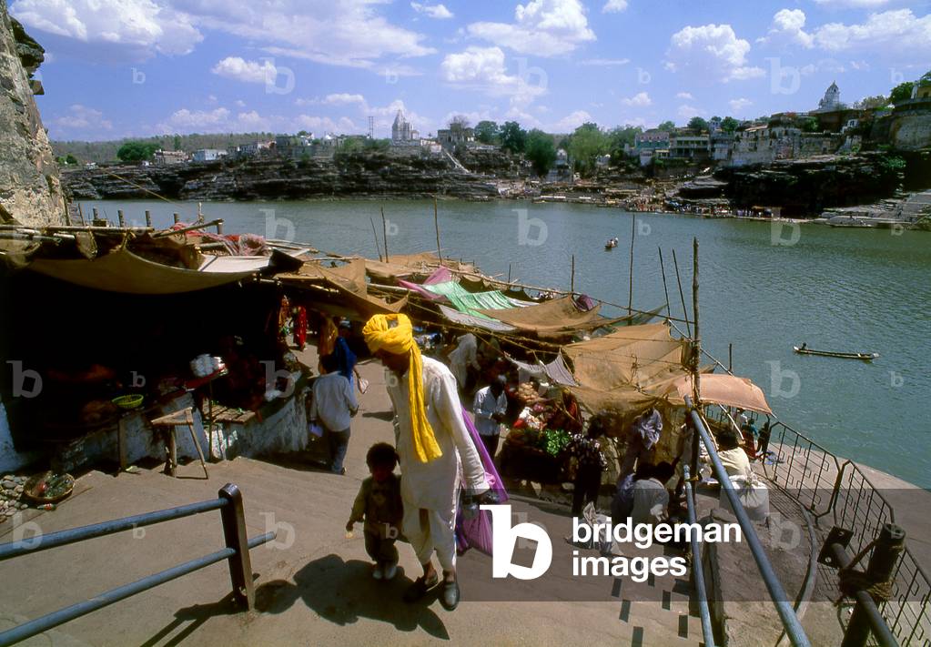 India: Visitors climb to the Hindu Omkareshwar Mahadev Temple on the Narmada River, Madhya Pradesh
