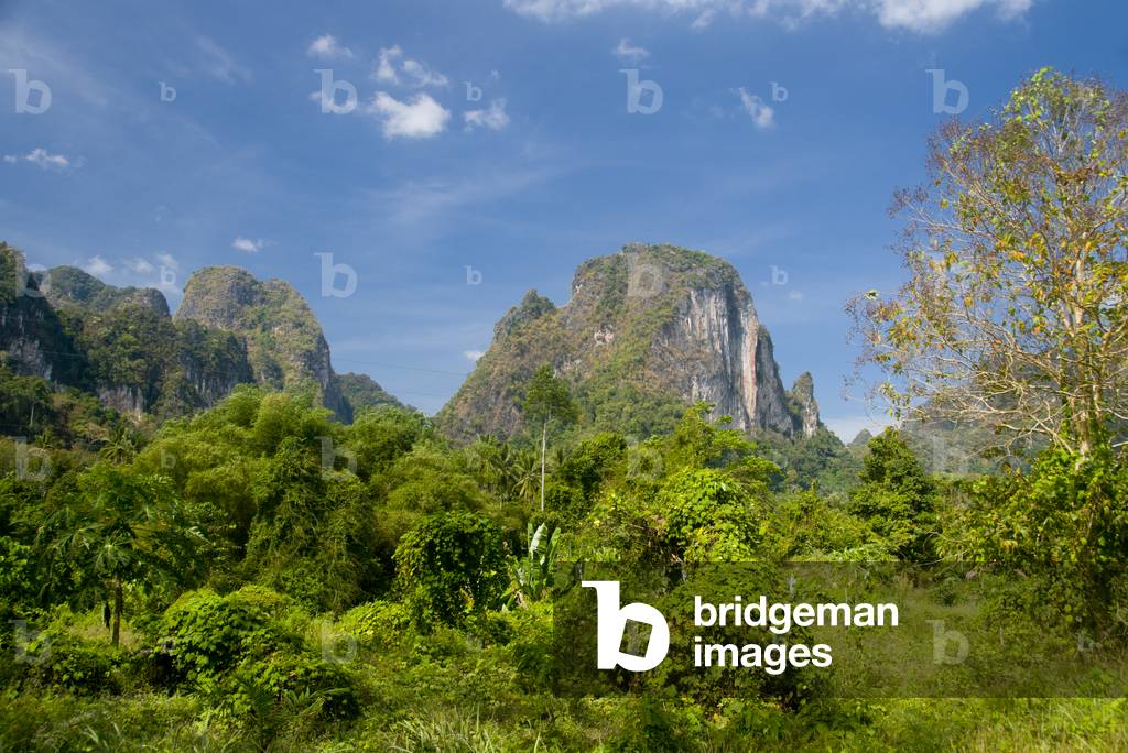 Thailand: The karst limestone peaks of Khao Sok National Park, Surat Thani Province