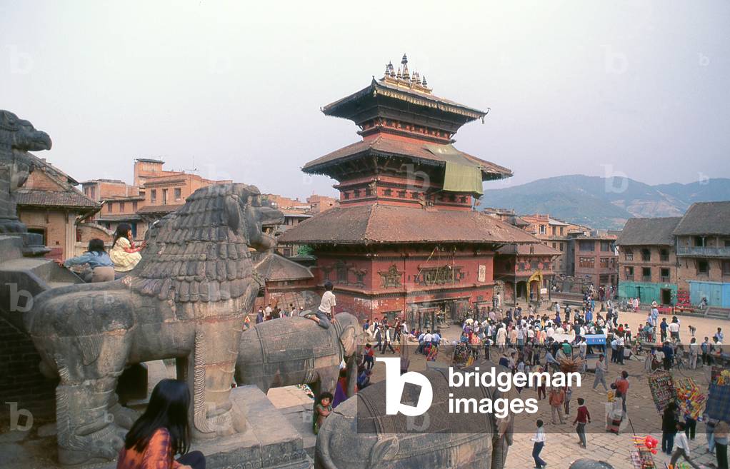 Nepal: The Hindu Bhairavnath Temple seen from the steps of the Nyatapola Temple, Taumadhi Tol, Bhaktapur, Kathmandu Valley (1997)