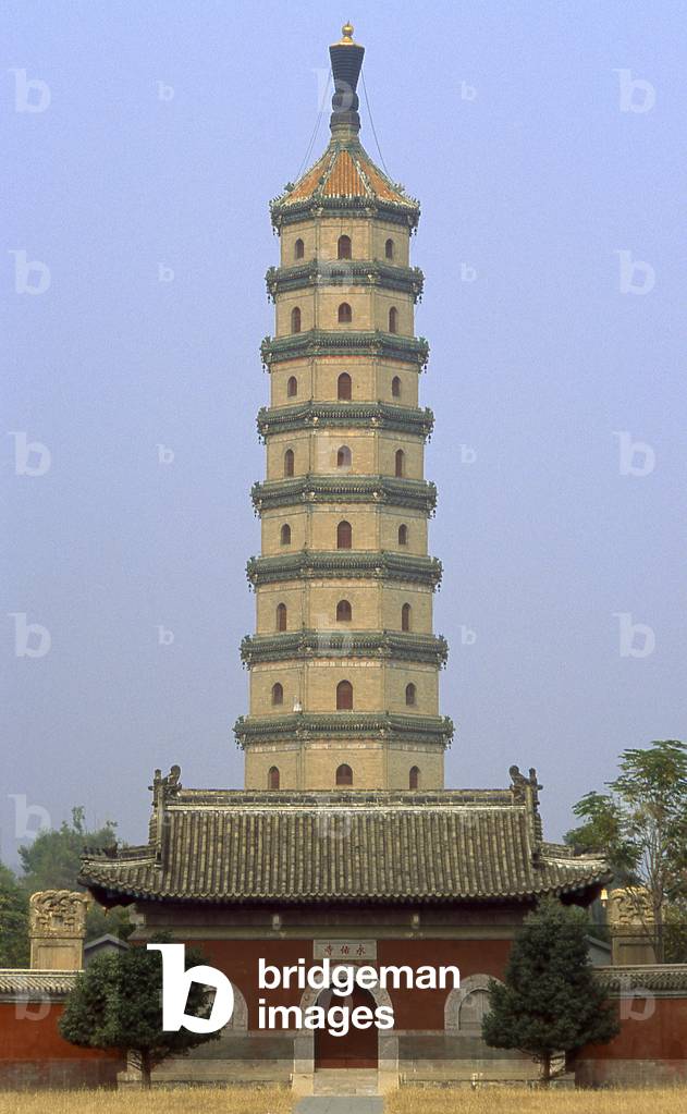 China: The Yongyousi Pagoda within the Imperial Summer Villa (Bishu Shanzhuang), Chengde, Hebei Province