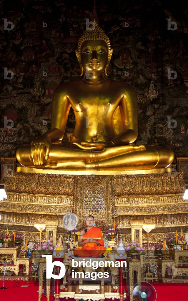 Thailand: The Phra Sri Sakyamuni Buddha image, Wat Suthat, Bangkok